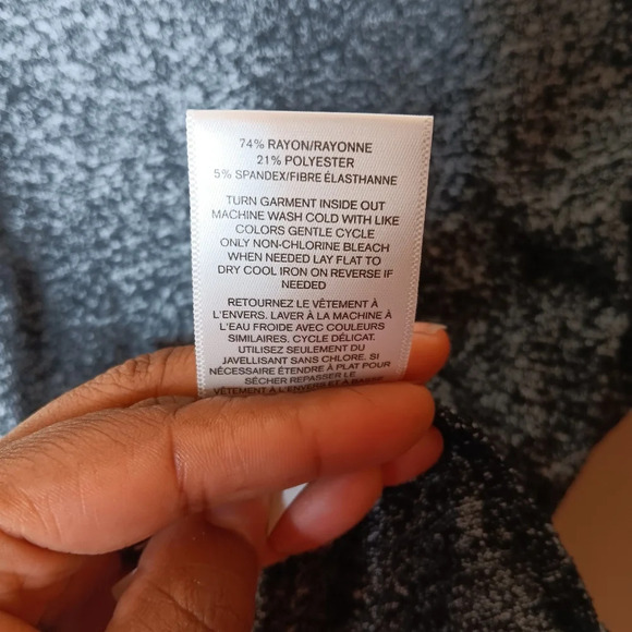 Express brand. Grey longsleeve shirt with a tied knot on the side. Size Meduim - Picture 3 of 4